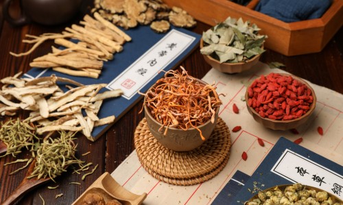 优盾草功效图片-优盾草功效网 - 网站提供优盾草药功效主治图片小常识、忧遁草有什么功效和作用